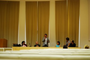 Il tavolo dei relatori, al centro Vincenzo Cachia ed Enza Tucconi