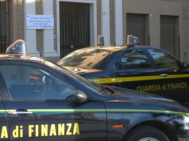 Olbia: due arresti, denunciato ex sindaco di Buddusò.