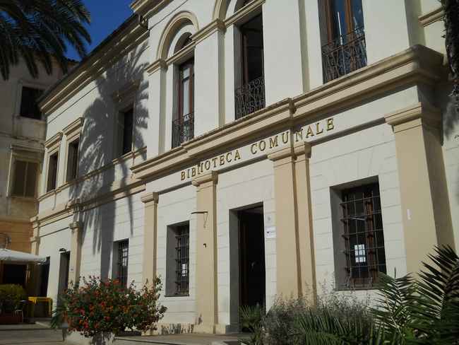 Olbia, ancora blatte: chiude la Biblioteca Simpliciana
