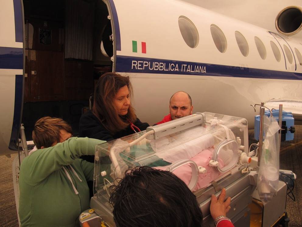 Olbia: neonato trasportato d'urgenza con un volo militare