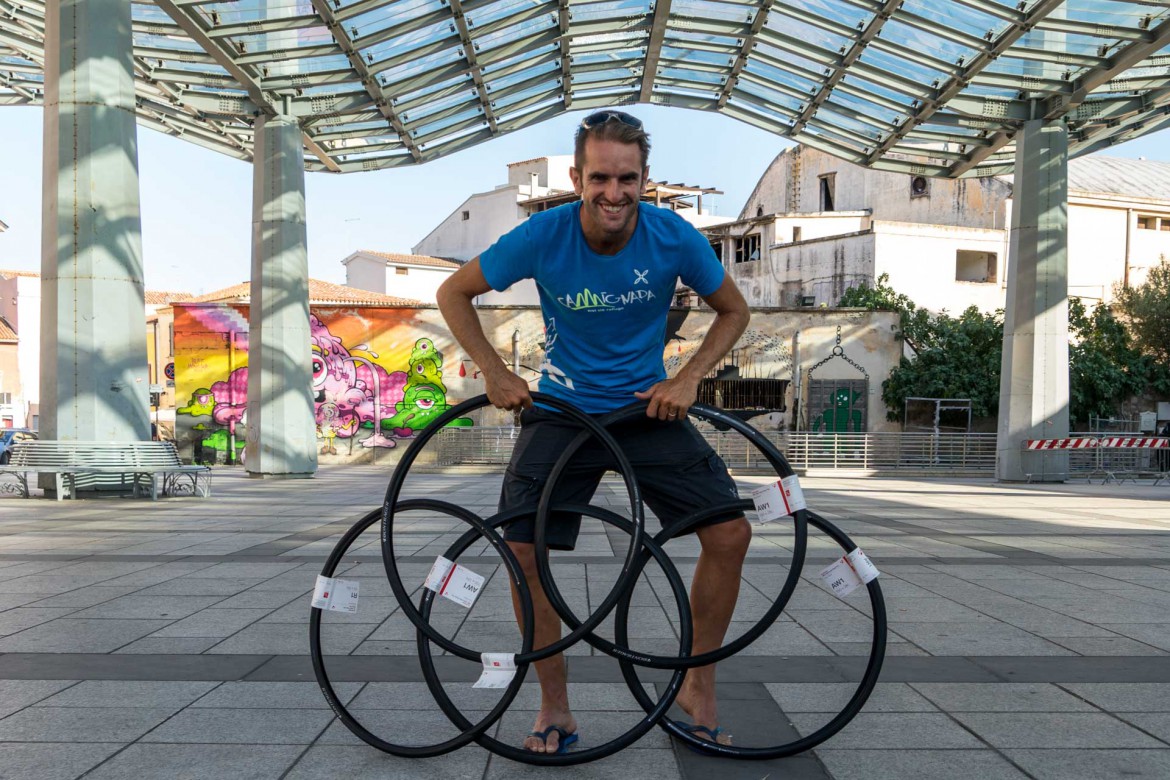 Olbia tra le tappe di Prendimingiro: 8000 km in bicicletta per 2 giovani viaggiatori