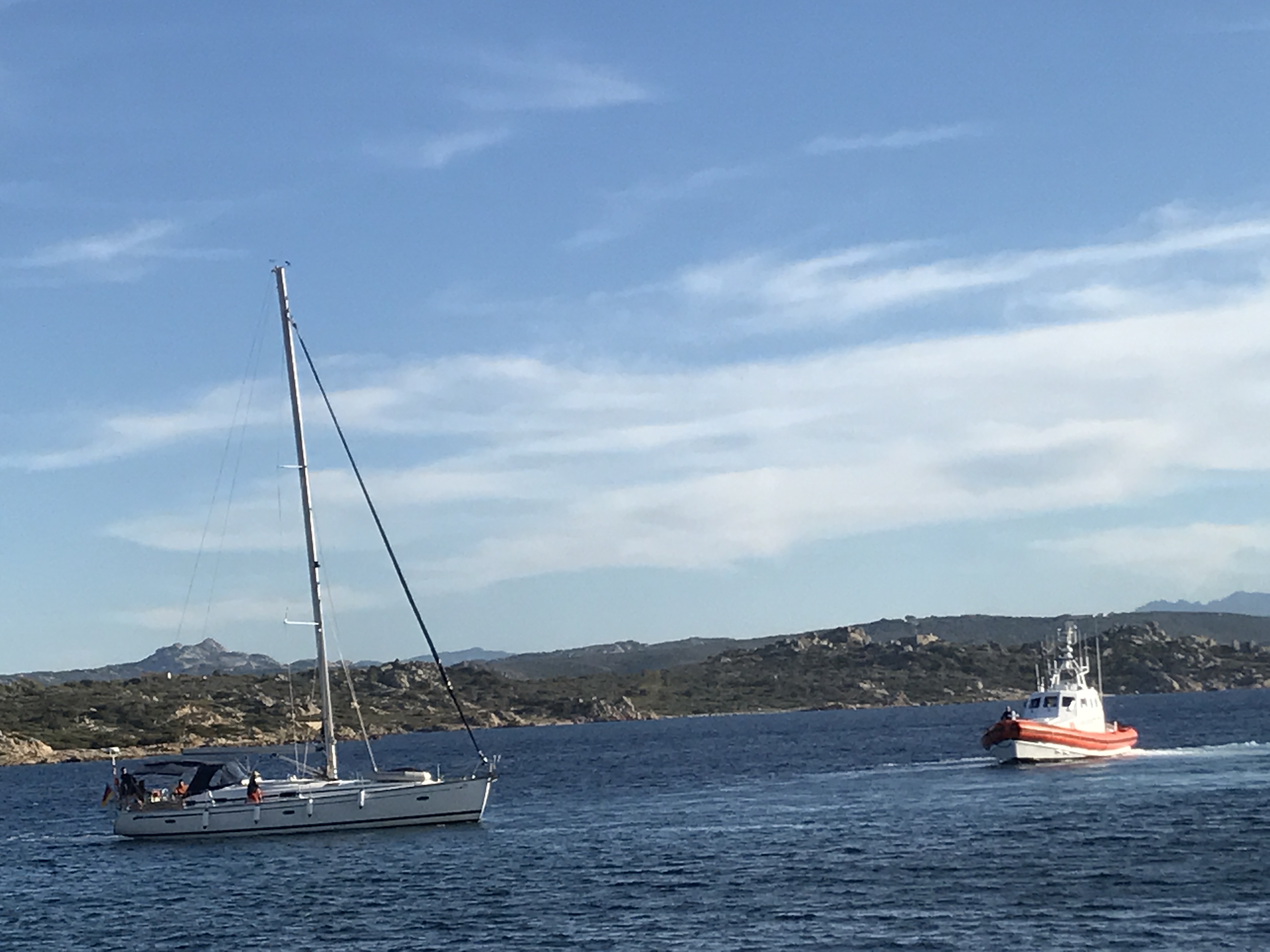 Soccorsa barca a vela incagliata: salve 4 persone
