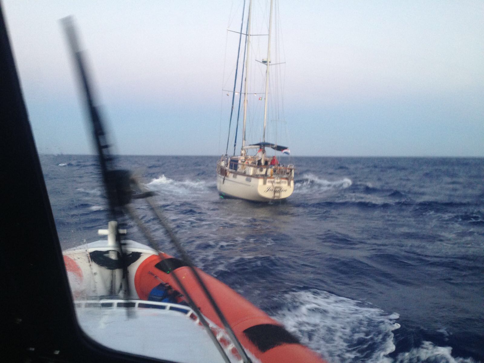 Olbia, barca a vela in avaria: salvate 6 persone