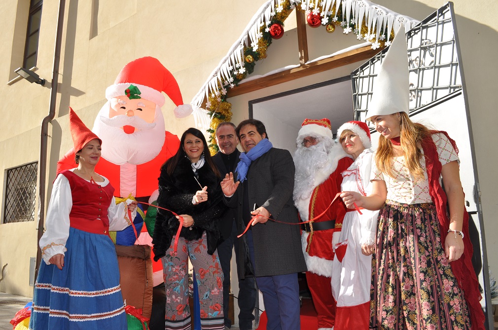 Olbia: inaugurata la Casetta di Babbo Natale