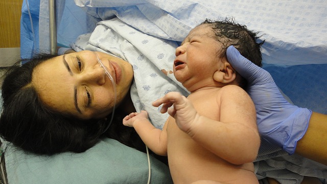 Olbia, incremento delle nascite: forte incidenza di neomamme straniere