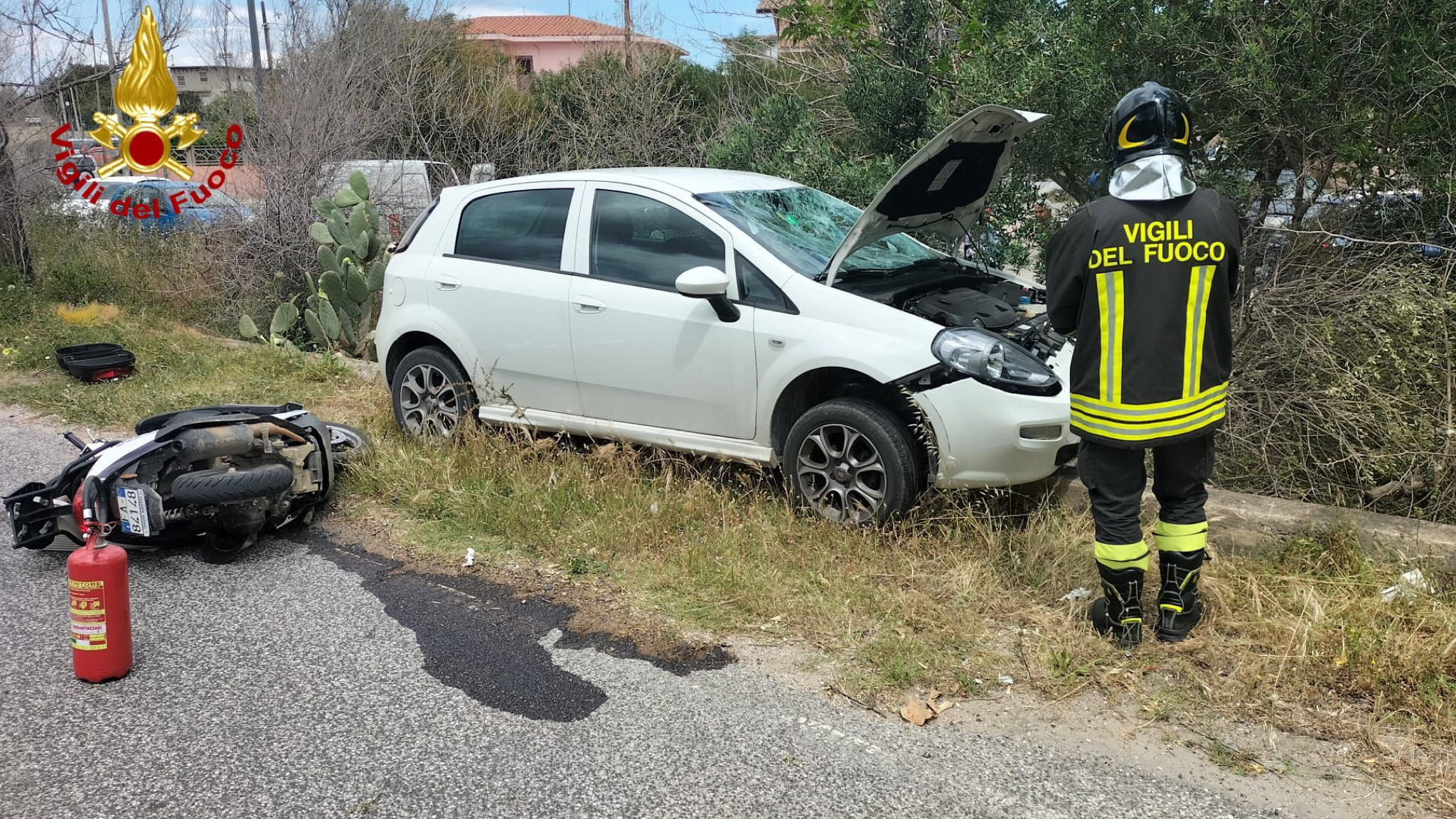Scontro frontale tra auto e moto: uno dei conducenti trasportato in ospedale ad Olbia
