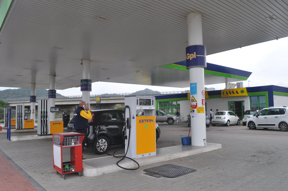 9425914-small foot 10901 Officina con distributore di benzina, ponte di