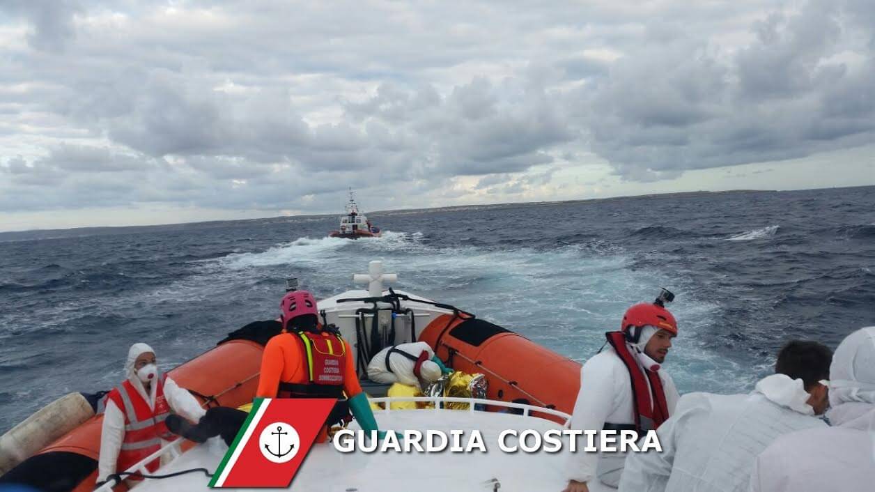 olbia motovedetta guardia costiera lampedusa