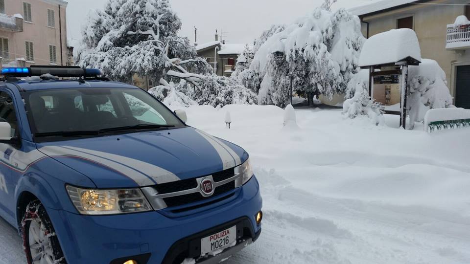 polizia stradale fonni neve2