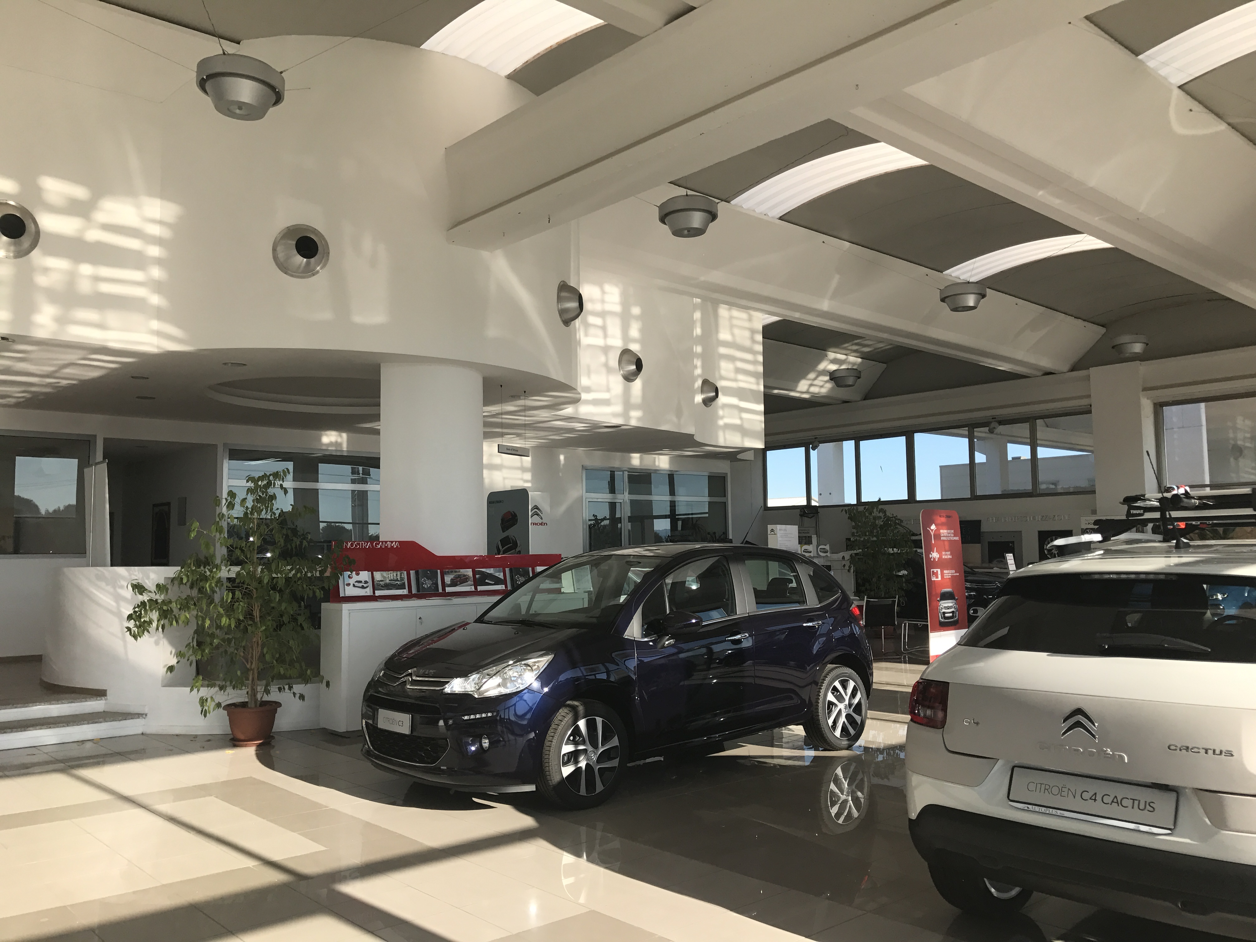 autoplus concessionaria auto rivendita auto citroen hyundai olbia