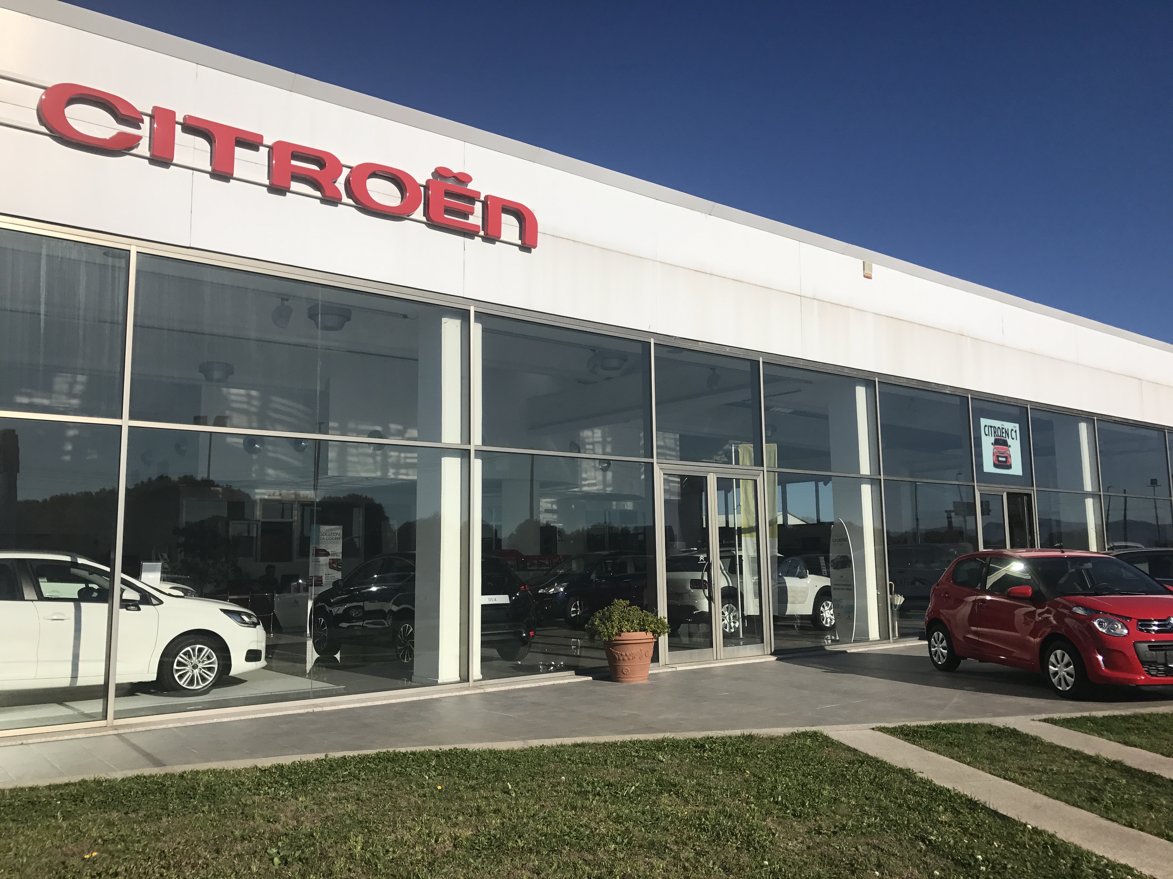 autoplus concessionaria auto rivendita auto citroen hyundai olbia