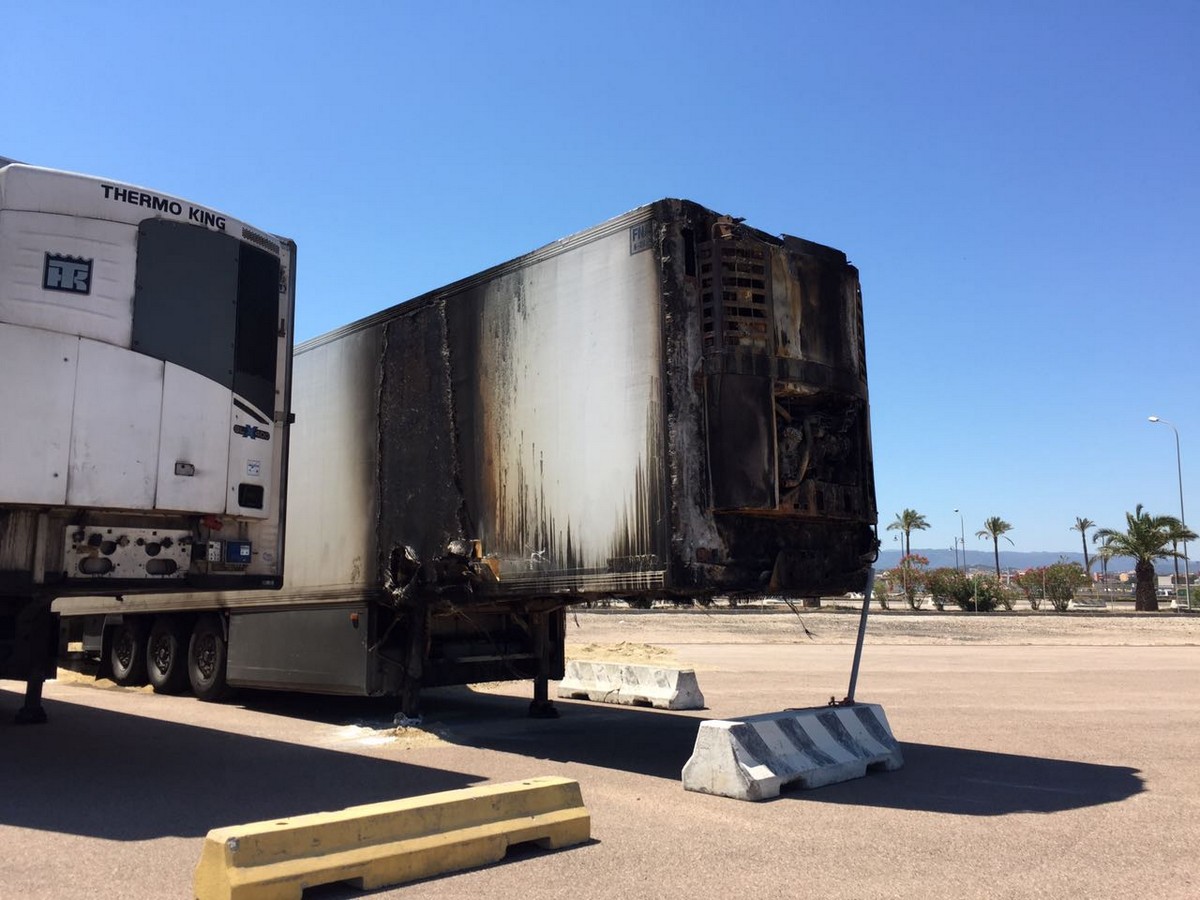 tir olbia molo bonaria carne putreffatta 03