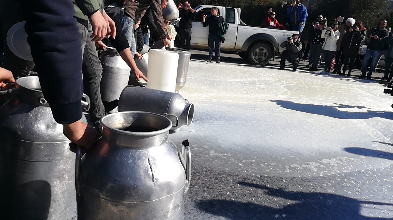 protesta pastori olbia trudda prezzo del latte sardegna01
