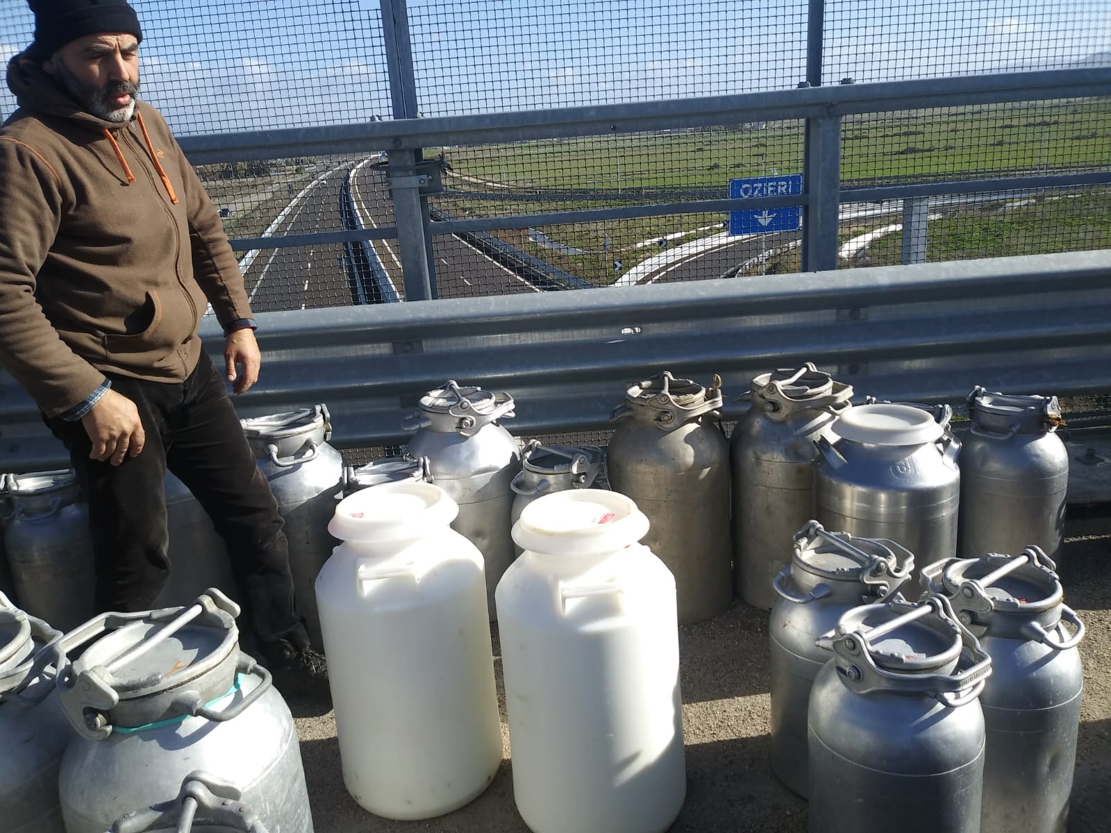 protesta pastori sardi prezzo latte blocco olbia sassari ozieri 5