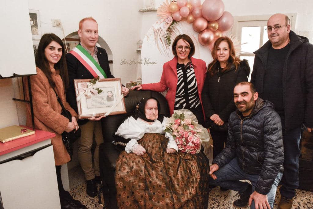 Sardegna: tanti auguri a Vittorina Bissiri per i 100 anni