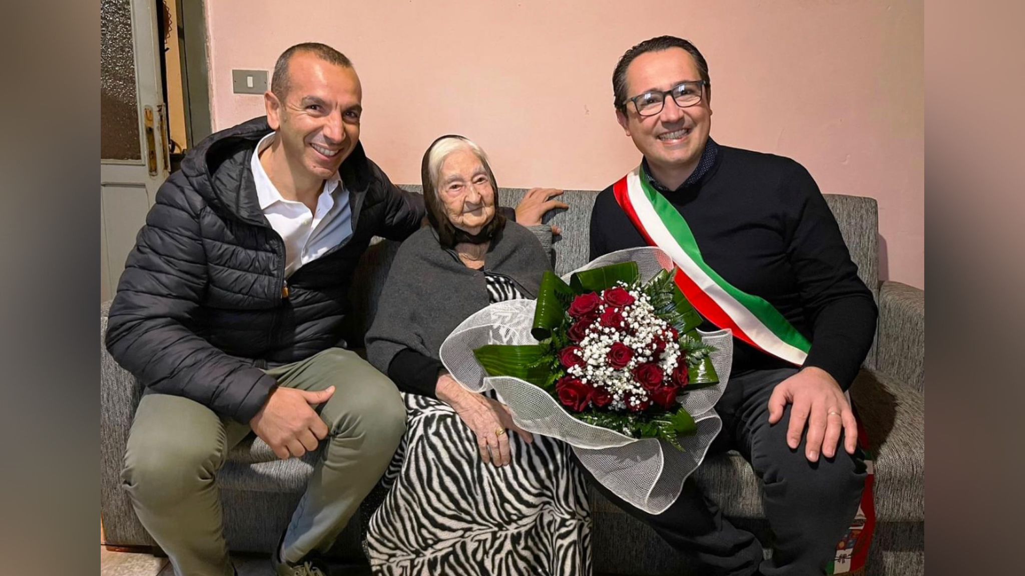 Sardegna, Giuseppina Corona festeggia 103 anni: grande festa in paese