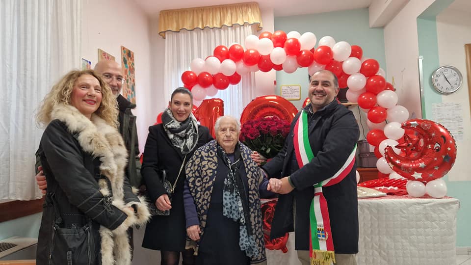 Nord Sardegna: zia Lisa festeggia i 103 anni