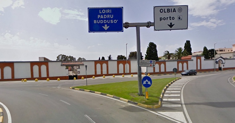 Modenese denunciato per abusi edilizi al cimitero di Olbia