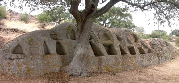 Incontri Archeologici. Conferenza e visita all’altare rupestre di Santo Stefano a Oschiri