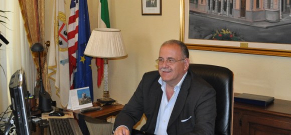La maggioranza, guidata dal sindaco Gianni Giovannelli, manifesta i primi malumori