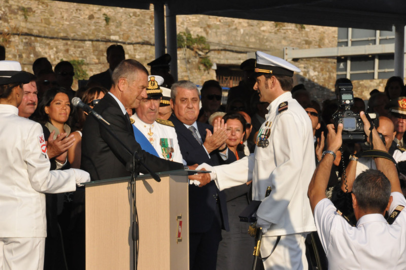 La guardia costiera festeggia il suo 146° compleanno, medaglia di bronzo a due militari della Capitaneria di Porto di Olbia