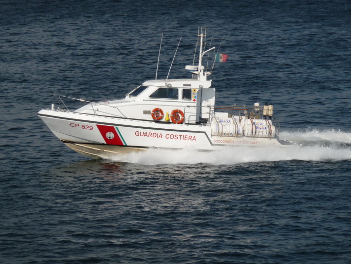 Guardia Costiera soccorre quattro persone a bordo di un pedalò