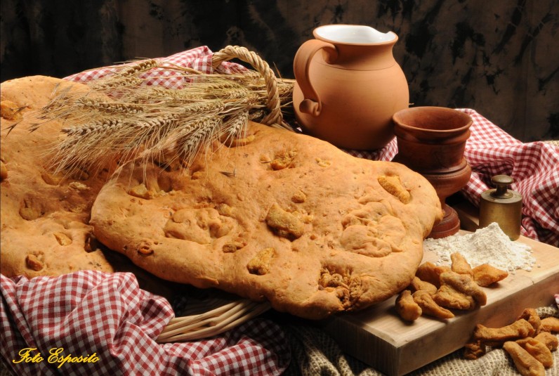 Dalle ricette di Nonna Maria: Le focaccine di pane con sugna