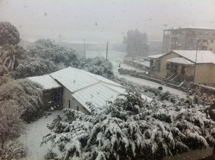 Il maltempo continua: Olbia sotto la neve