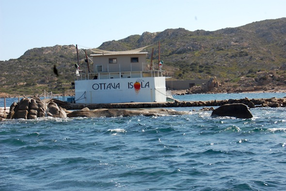 La Maddalena: pronto allo sciopero della fame per difendere ristorante galleggiante