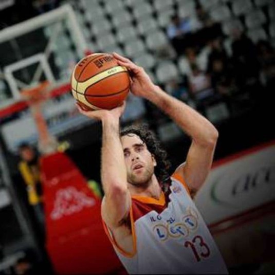 Basket: l’Olbiese  Gigi Datome trascina l’Italia al successo contro la temibile Turchia