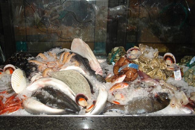 Frode ad Olbia: denunciati un pescatore e tre titolari di pescherie