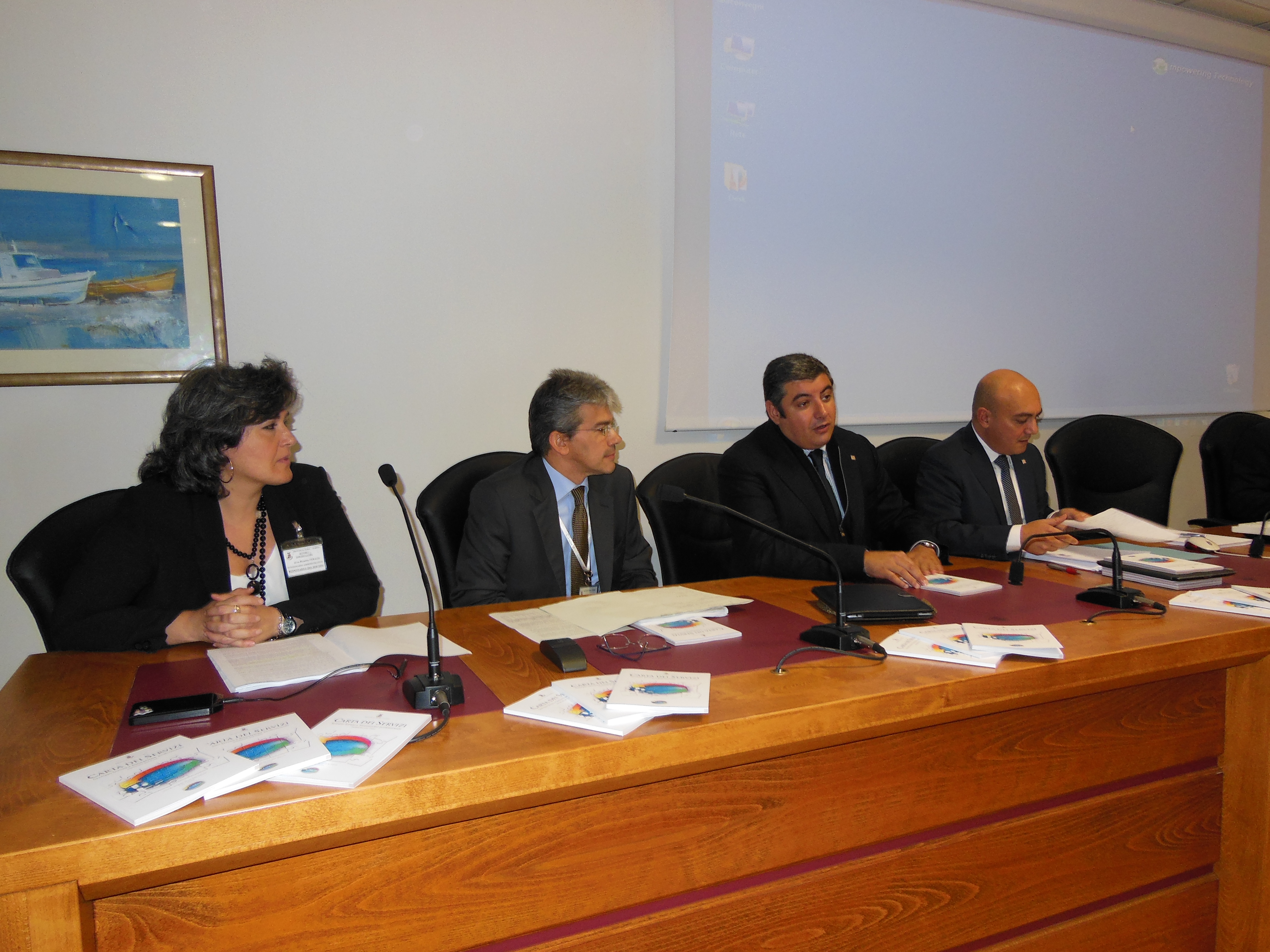 Quirico Sanna e Gian Battista Conti hanno presentato La Carta dei Servizi per il lavoro e la formazione professionale della Provincia