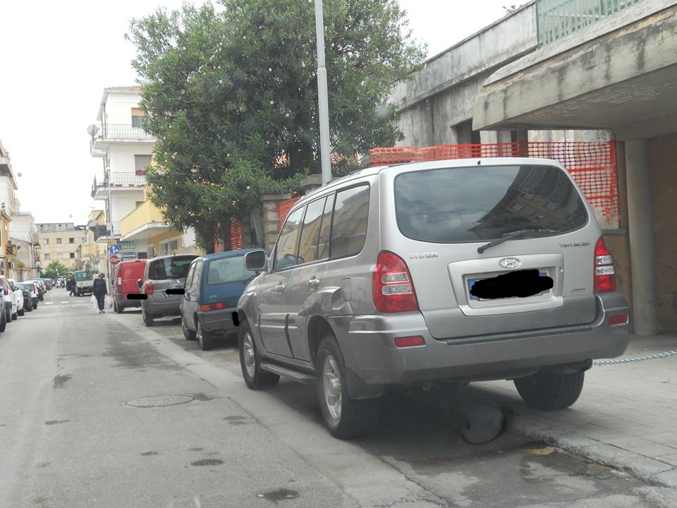 Olbia, via del Piave: arrivano gli agenti