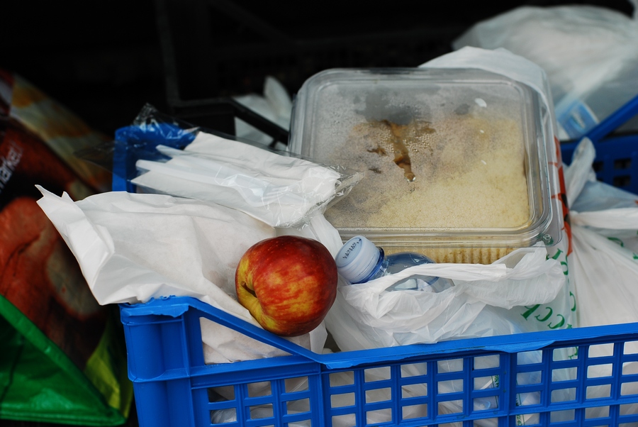 Olbia città solidale: i cittadini preparano i pasti per i senzatetto