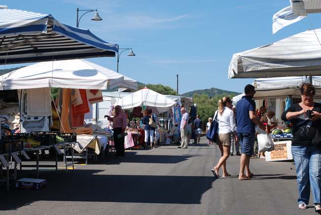 Olbia, mercatino del sabato: ecco il bando per le bancarelle