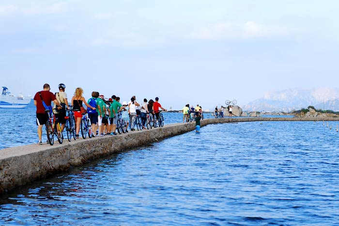 Olbia: una pista ciclopedonale sull'acqua a Mogadiscio