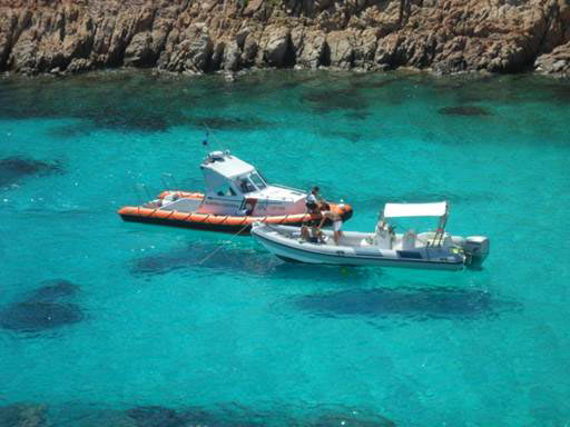 Far west a Budelli. Gommoni sulla spiaggia del Cavaliere: raffica di sanzioni