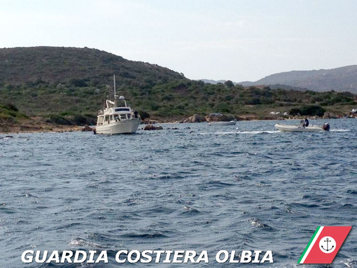 Olbia, barca incagliata alle Saline: soccorsa dalla Guardia Costiera