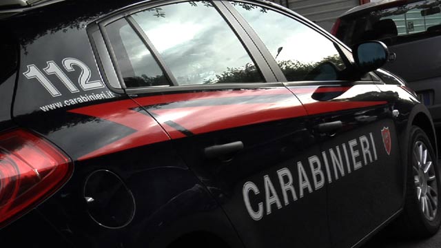 Tenta di corrompere Carabinieri con 500 euro per evitare multa: arrestato