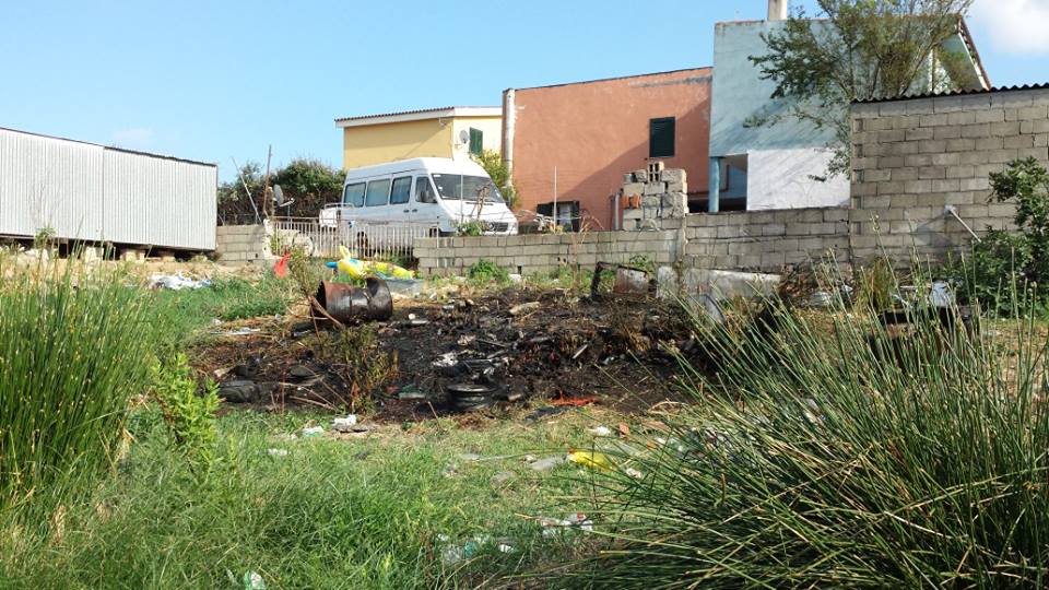 Olbia, incendio in discarica a Putzolu