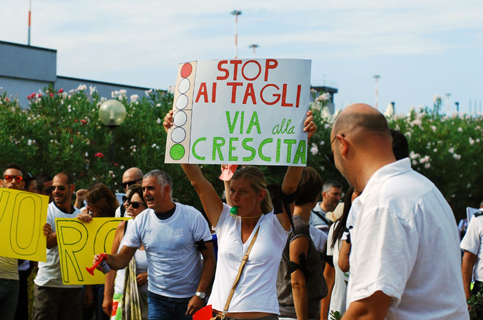 Meridiana Fly, i lavoratori: vogliamo lavorare