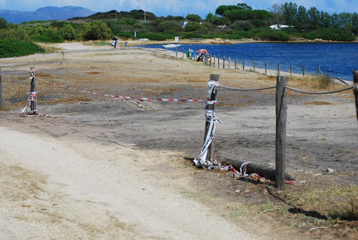 Dog Beach, Le Saline: auto sopra le dune. La segnalazione di una nostra lettrice