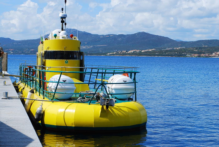 Golfo Aranci, Mizar in vendita a 9000 euro: il semisommergibile giallo è da 