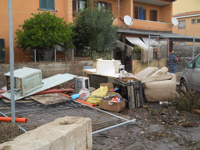 Olbia, Avis Fonni consegna buoni per alluvionati