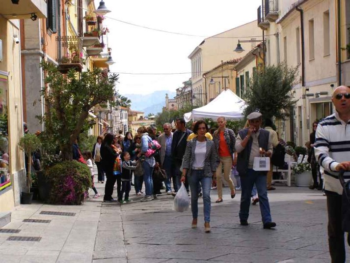 Olbia, centro storico: 32 negozi aperti a pranzo
