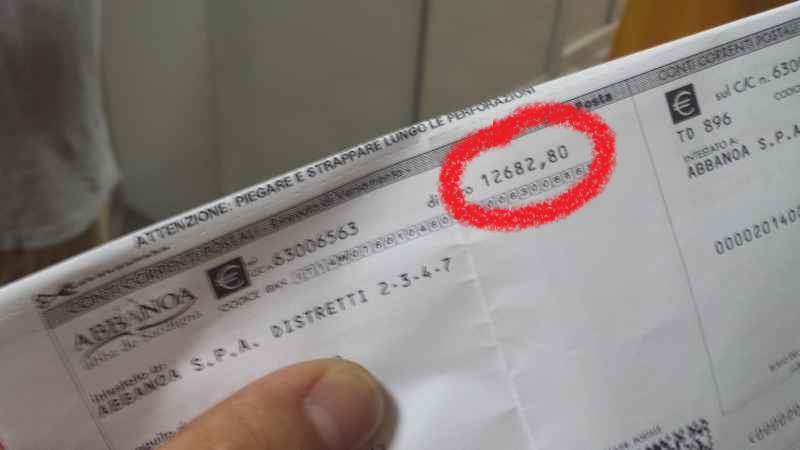 Bollette pazze Abbanoa, olbiesi in fila al Municipio