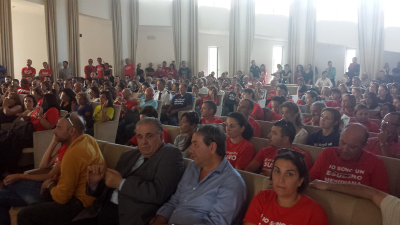 Assemblea Meridiana, si lotta per salvare tutti i dipendenti