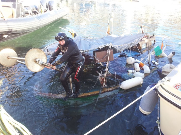La Maddalena, affonda un peschereccio a Cala Gavetta