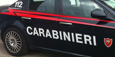 Investe un carabiniere e fugge