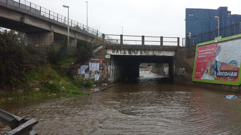 Olbia: piove da oltre 12 ore. Strade allagate, buche e occhi al cielo